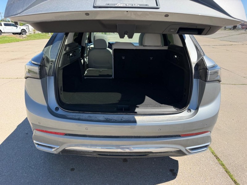 Buick Envision Vehicle Full-screen Gallery Image 5