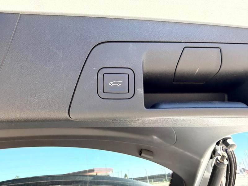Buick Envision Vehicle Full-screen Gallery Image 6