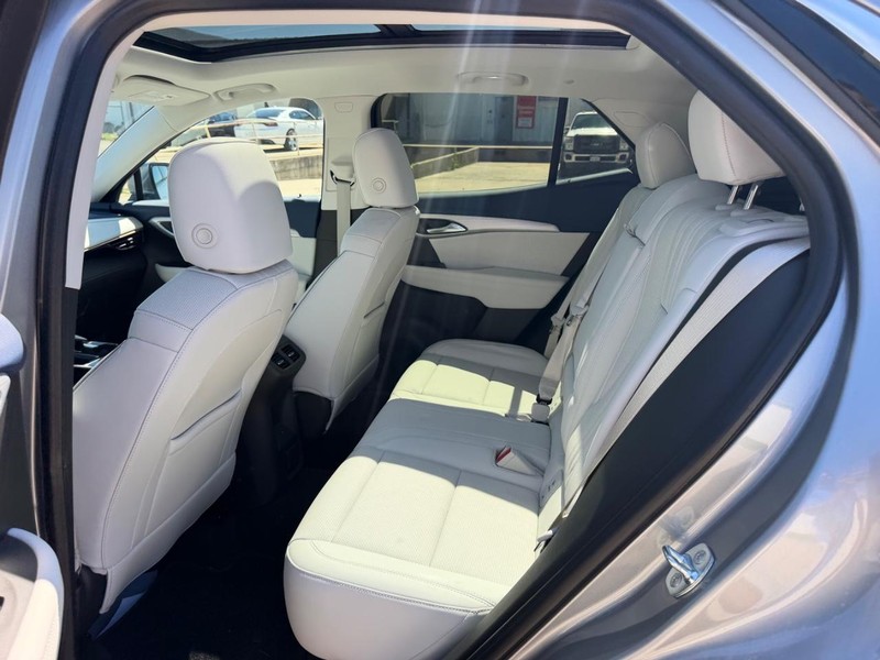 Buick Envision Vehicle Full-screen Gallery Image 8