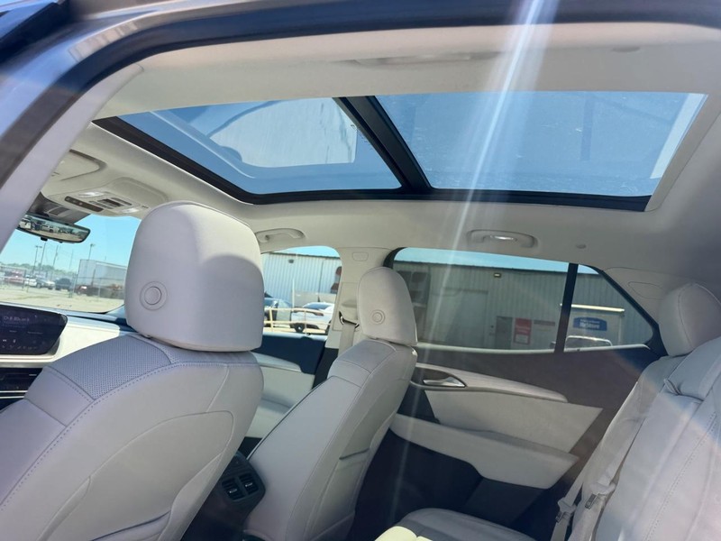 Buick Envision Vehicle Full-screen Gallery Image 9