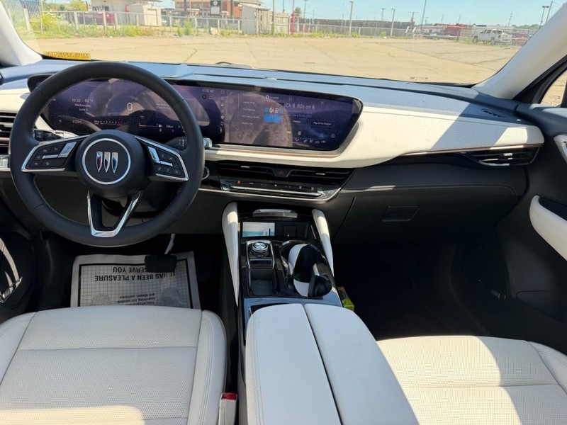 Buick Envision Vehicle Full-screen Gallery Image 10