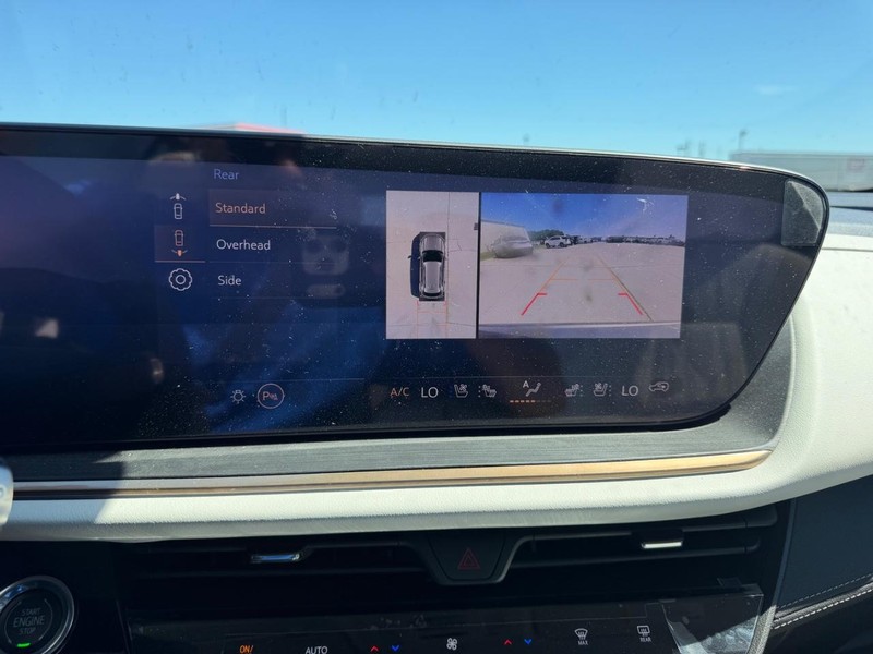 Buick Envision Vehicle Full-screen Gallery Image 22