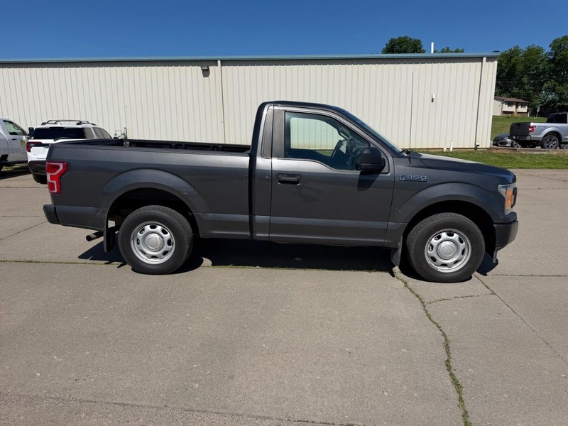 Ford F-150 Vehicle Full-screen Gallery Image 2