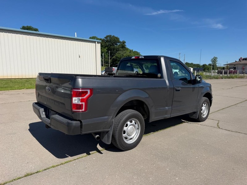 Ford F-150 Vehicle Full-screen Gallery Image 3