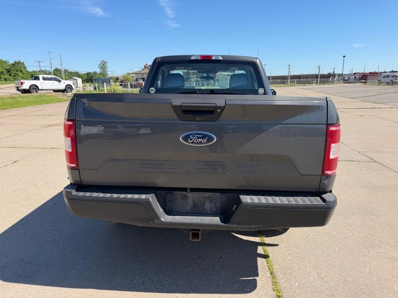 Ford F-150 Vehicle Full-screen Gallery Image 4