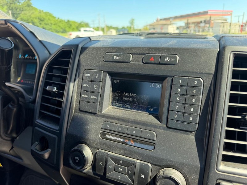 Ford F-150 Vehicle Full-screen Gallery Image 10