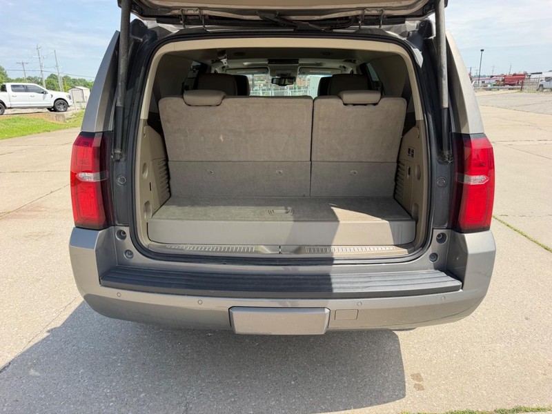 Chevrolet Tahoe Vehicle Full-screen Gallery Image 5