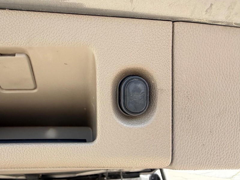 Chevrolet Tahoe Vehicle Full-screen Gallery Image 6