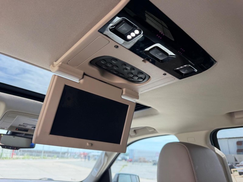Chevrolet Tahoe Vehicle Full-screen Gallery Image 10
