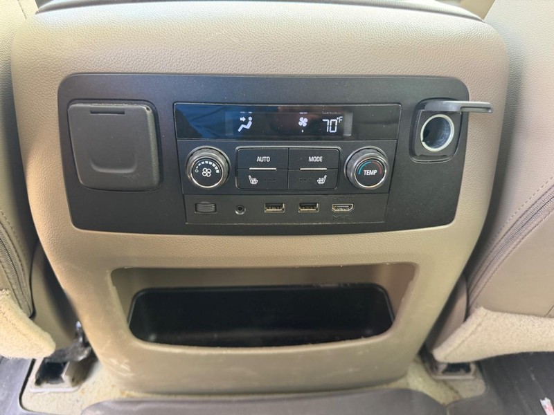 Chevrolet Tahoe Vehicle Full-screen Gallery Image 11