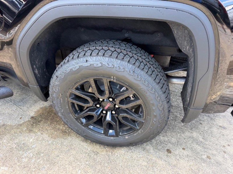 GMC Sierra 1500 Vehicle Full-screen Gallery Image 5