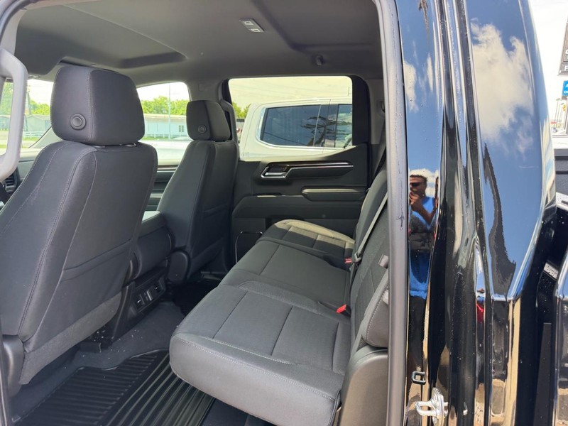 GMC Sierra 1500 Vehicle Full-screen Gallery Image 6