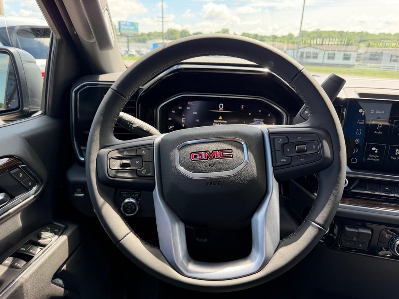 GMC Sierra 1500 Vehicle Full-screen Gallery Image 8