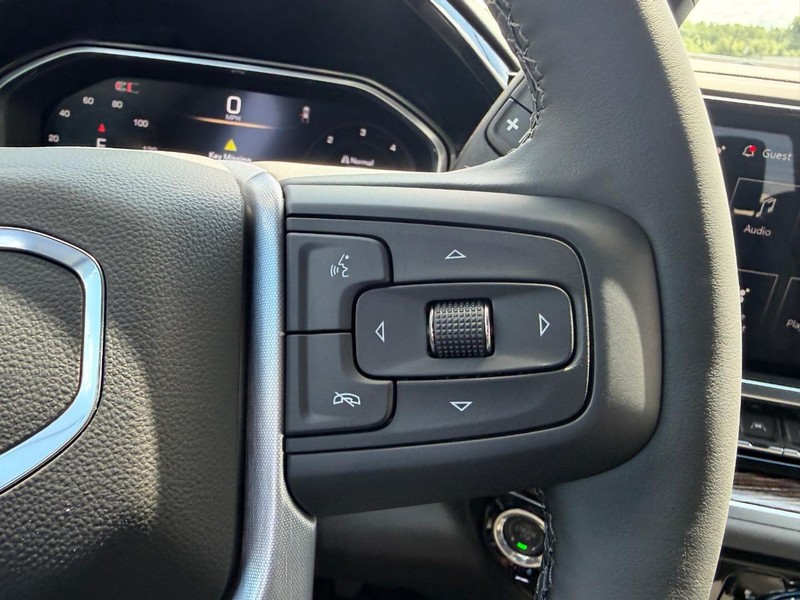 GMC Sierra 1500 Vehicle Full-screen Gallery Image 10