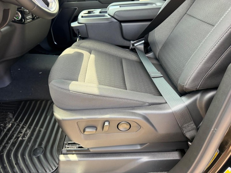 GMC Sierra 1500 Vehicle Full-screen Gallery Image 15