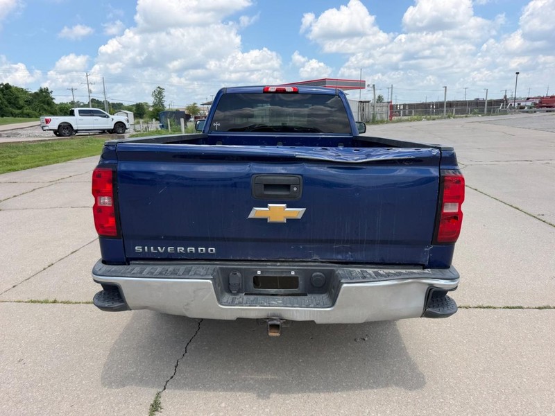 Chevrolet Silverado 1500 Vehicle Full-screen Gallery Image 4