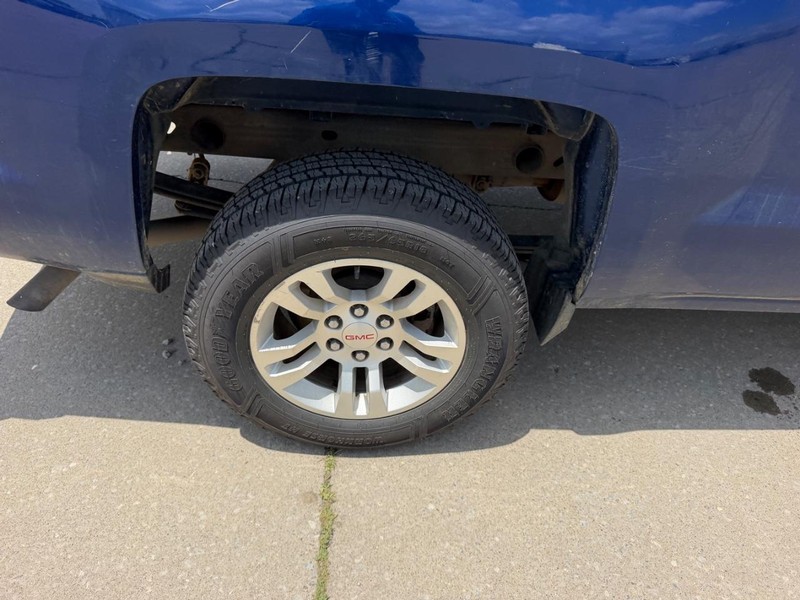 Chevrolet Silverado 1500 Vehicle Full-screen Gallery Image 6