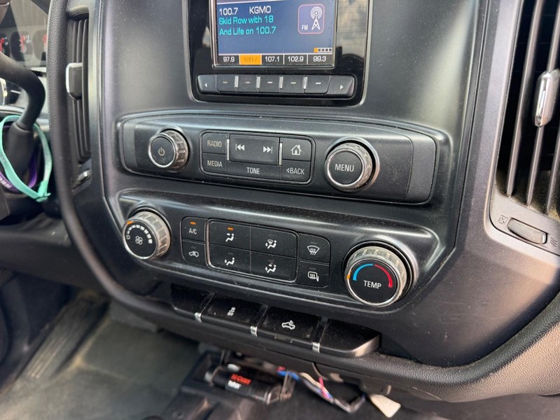 Chevrolet Silverado 1500 Vehicle Full-screen Gallery Image 11