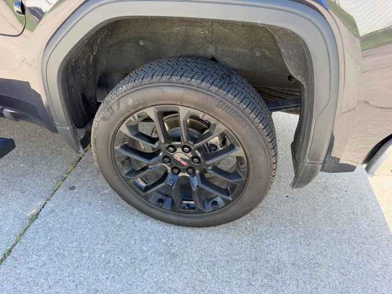 GMC Sierra 1500 Vehicle Full-screen Gallery Image 6