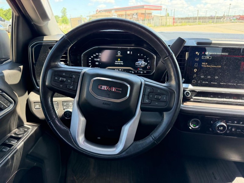 GMC Sierra 1500 Vehicle Full-screen Gallery Image 9
