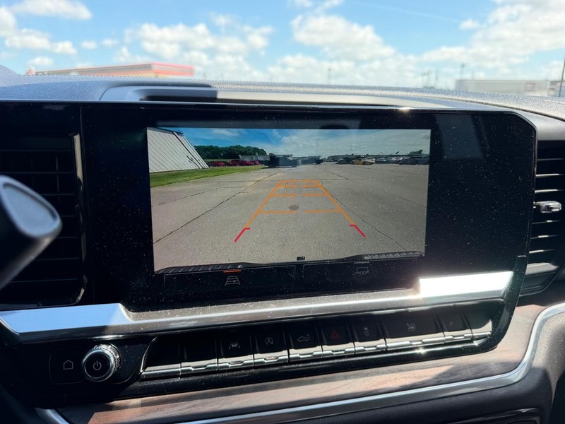 GMC Sierra 1500 Vehicle Full-screen Gallery Image 19