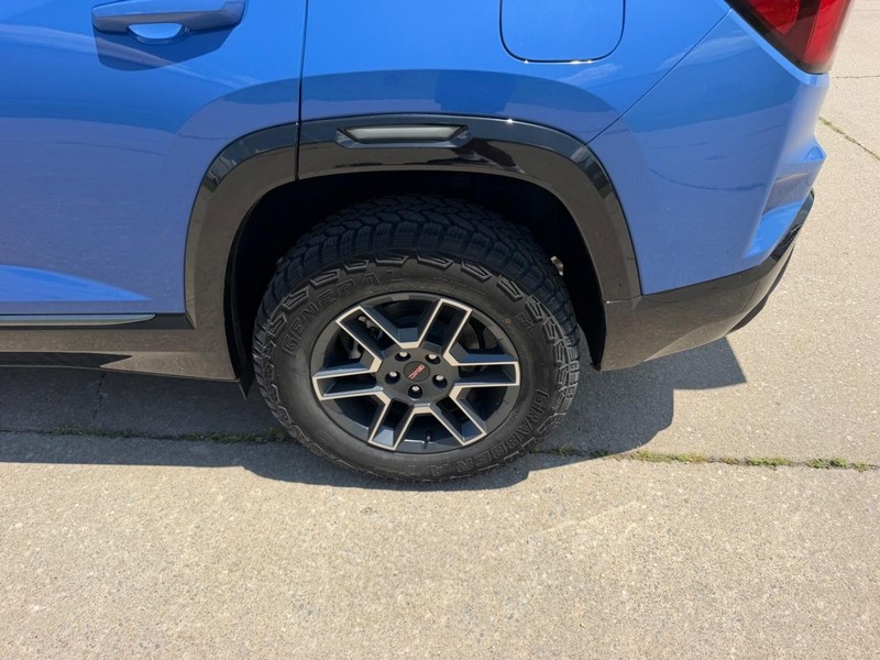 GMC Terrain Vehicle Full-screen Gallery Image 7