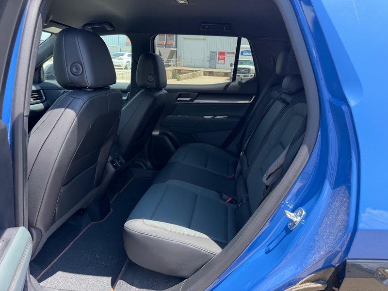 GMC Terrain Vehicle Full-screen Gallery Image 8