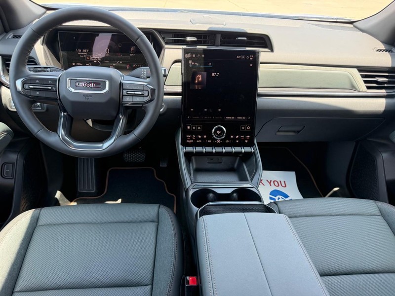 GMC Terrain Vehicle Full-screen Gallery Image 9