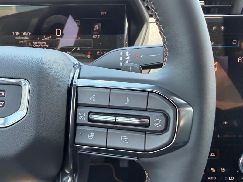 GMC Terrain Vehicle Full-screen Gallery Image 12