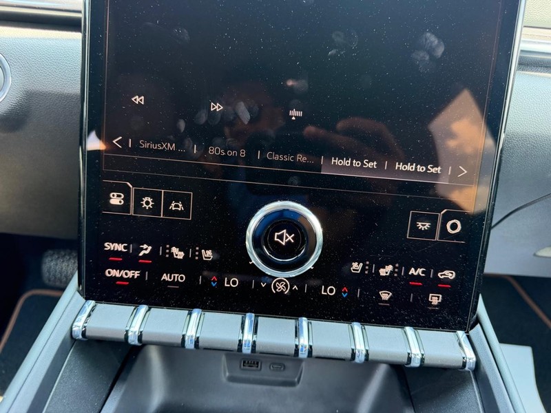 GMC Terrain Vehicle Full-screen Gallery Image 15