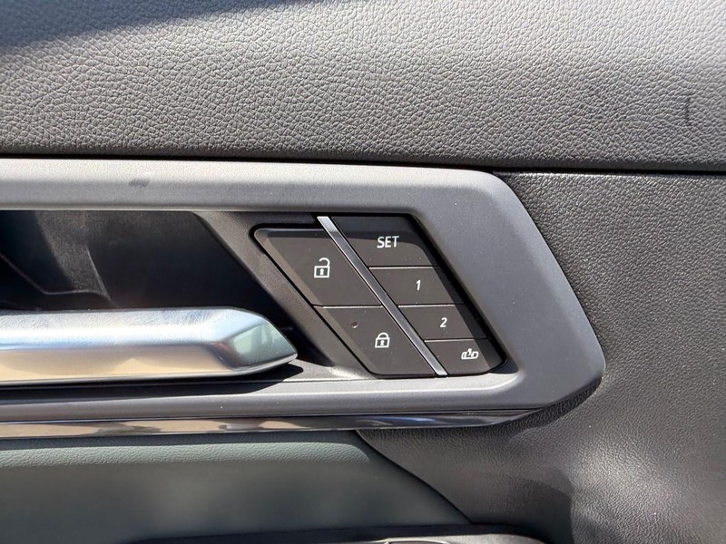 GMC Terrain Vehicle Full-screen Gallery Image 18