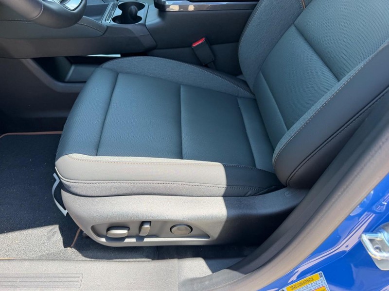 GMC Terrain Vehicle Full-screen Gallery Image 19