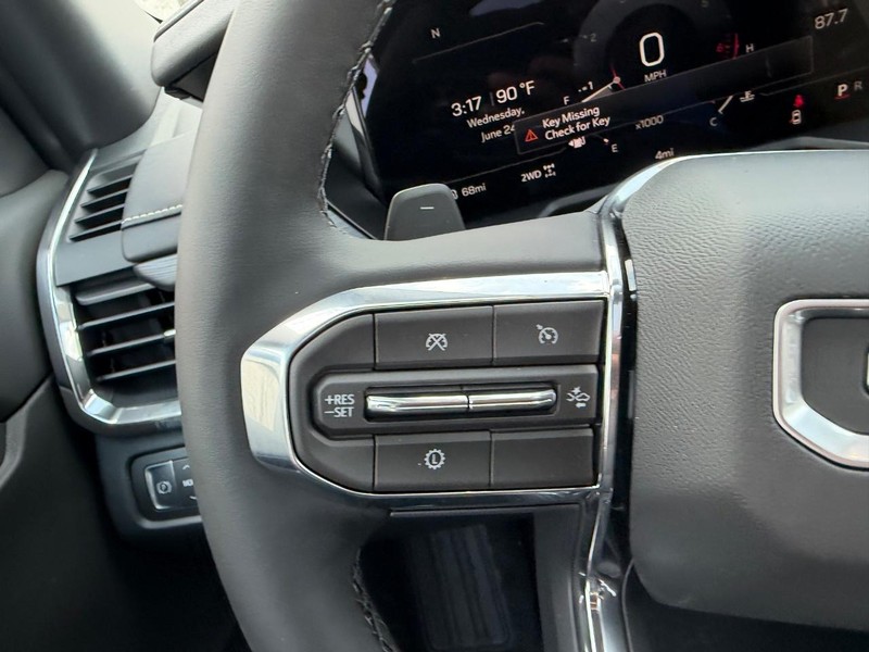 GMC Acadia Vehicle Full-screen Gallery Image 14