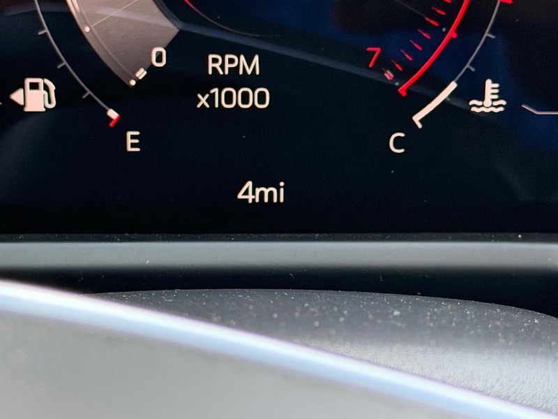 GMC Acadia Vehicle Full-screen Gallery Image 22