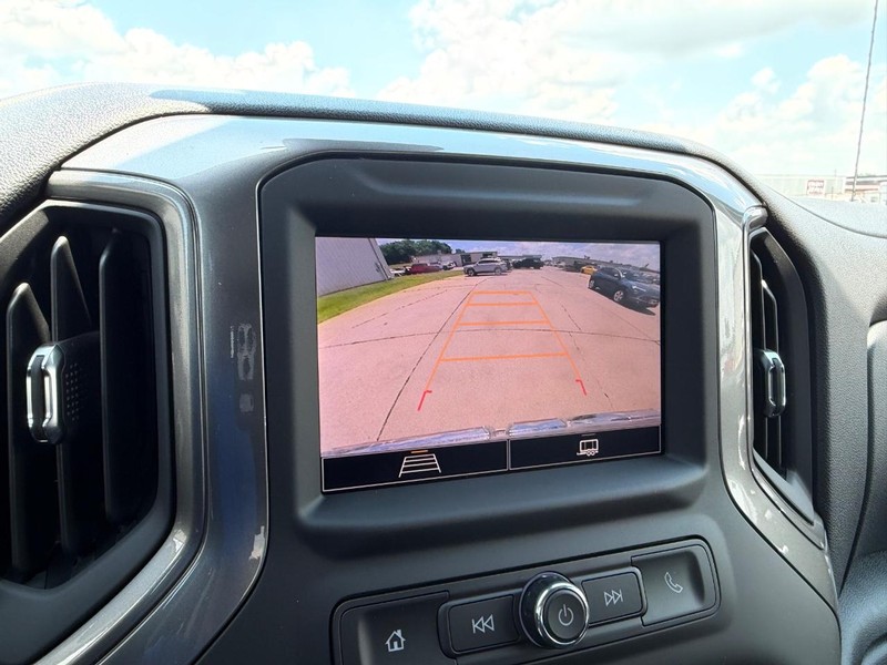 GMC Sierra 1500 Vehicle Full-screen Gallery Image 17