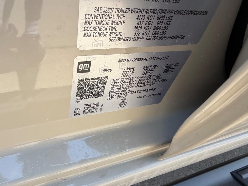 GMC Sierra 1500 Vehicle Full-screen Gallery Image 18