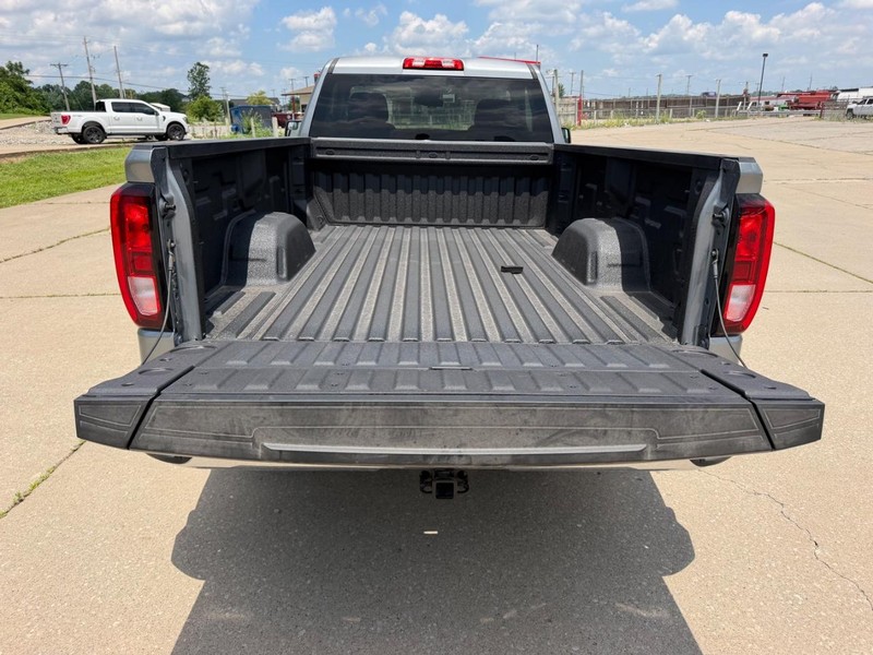 GMC Sierra 1500 Vehicle Full-screen Gallery Image 5