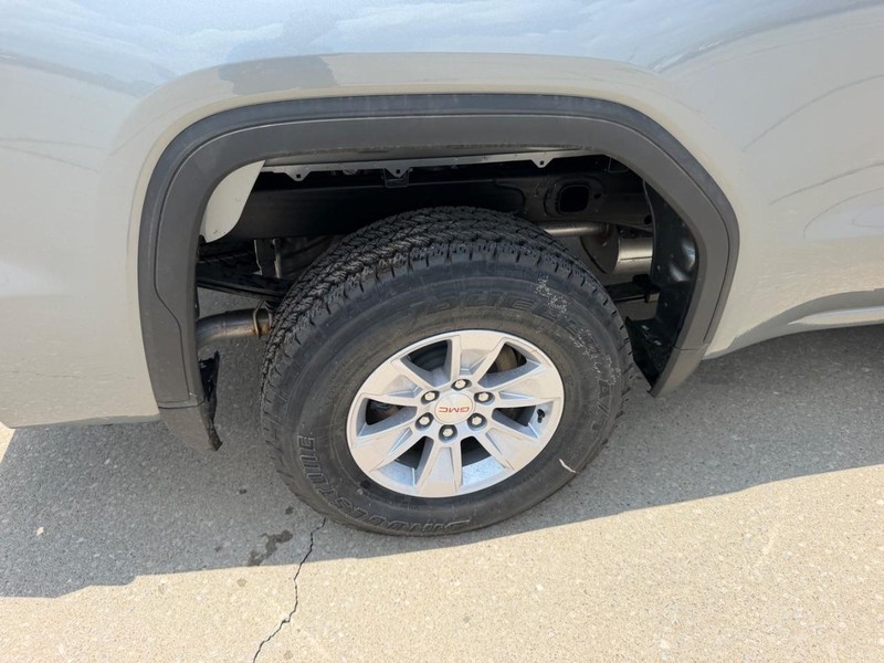 GMC Sierra 1500 Vehicle Full-screen Gallery Image 6