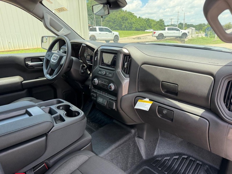 GMC Sierra 1500 Vehicle Full-screen Gallery Image 7
