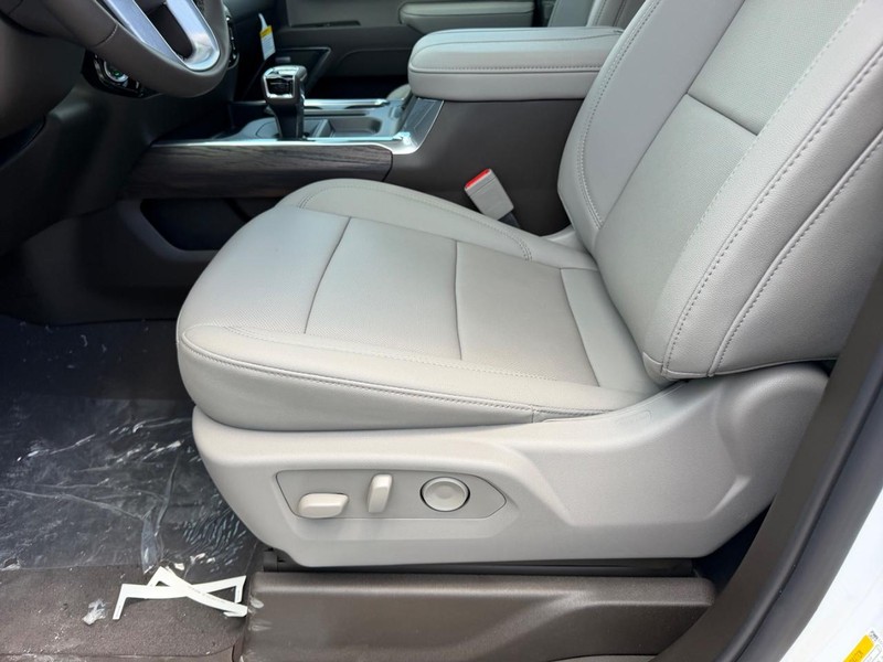 GMC Sierra 1500 Vehicle Full-screen Gallery Image 19
