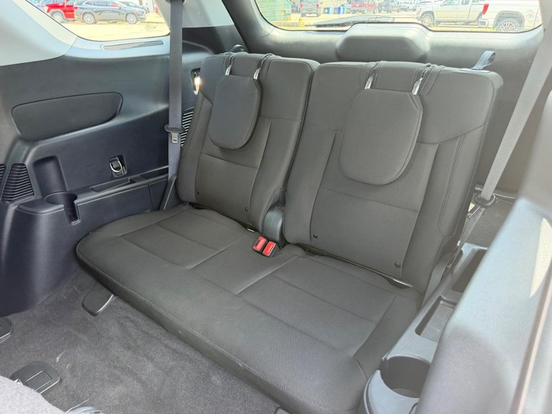 Ford Explorer Vehicle Full-screen Gallery Image 8