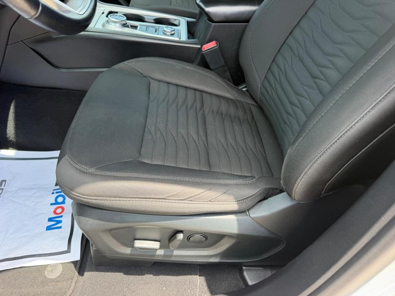 Ford Explorer Vehicle Full-screen Gallery Image 20