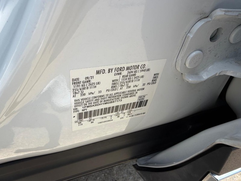Ford Explorer Vehicle Full-screen Gallery Image 23