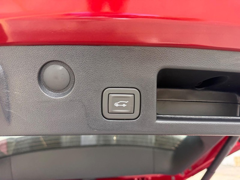 GMC Terrain Vehicle Full-screen Gallery Image 6