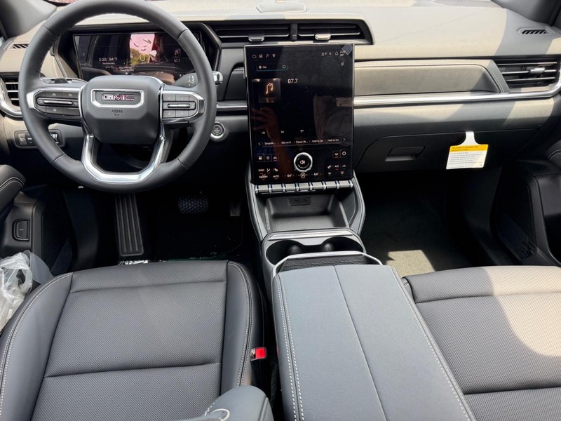 GMC Terrain Vehicle Full-screen Gallery Image 9
