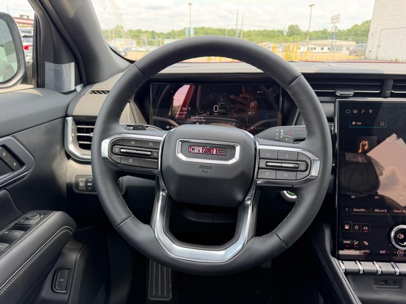 GMC Terrain Vehicle Full-screen Gallery Image 10