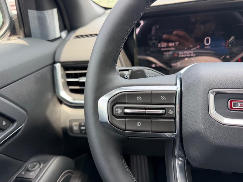 GMC Terrain Vehicle Full-screen Gallery Image 11