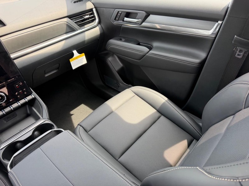 GMC Terrain Vehicle Full-screen Gallery Image 16