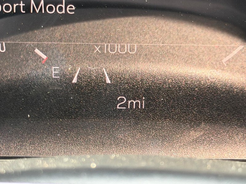 GMC Terrain Vehicle Full-screen Gallery Image 19