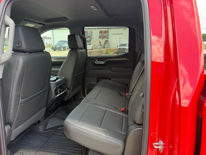 GMC Sierra 1500 Vehicle Full-screen Gallery Image 7